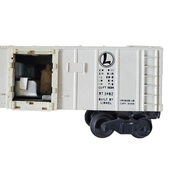 Lionel Train Refrigerated Milk Car 3482 Automatic Metal Heavy FLAWS NEEDS REPAIR - Picture 3 of 11